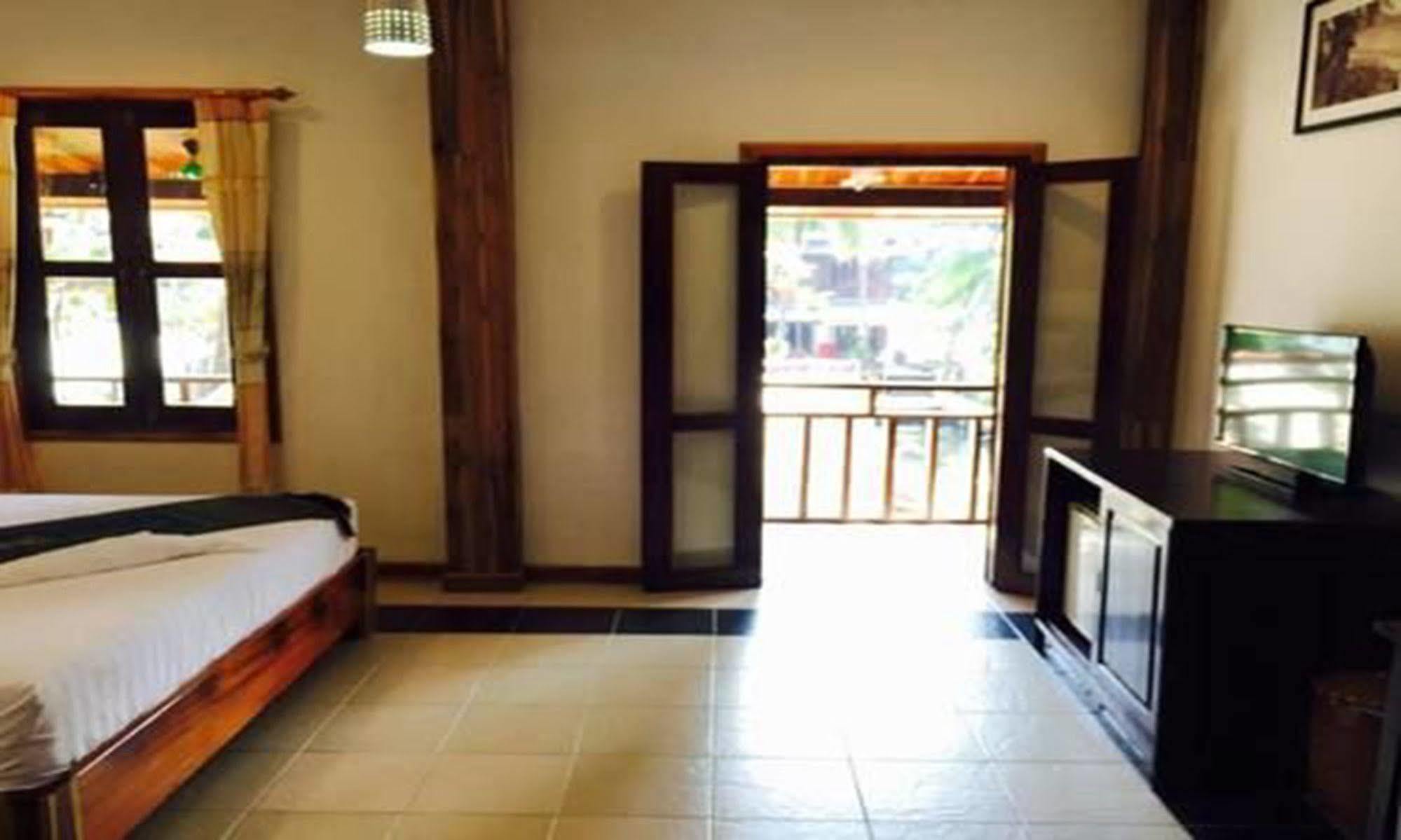 Luang Prabang Oasis Hotel Экстерьер фото