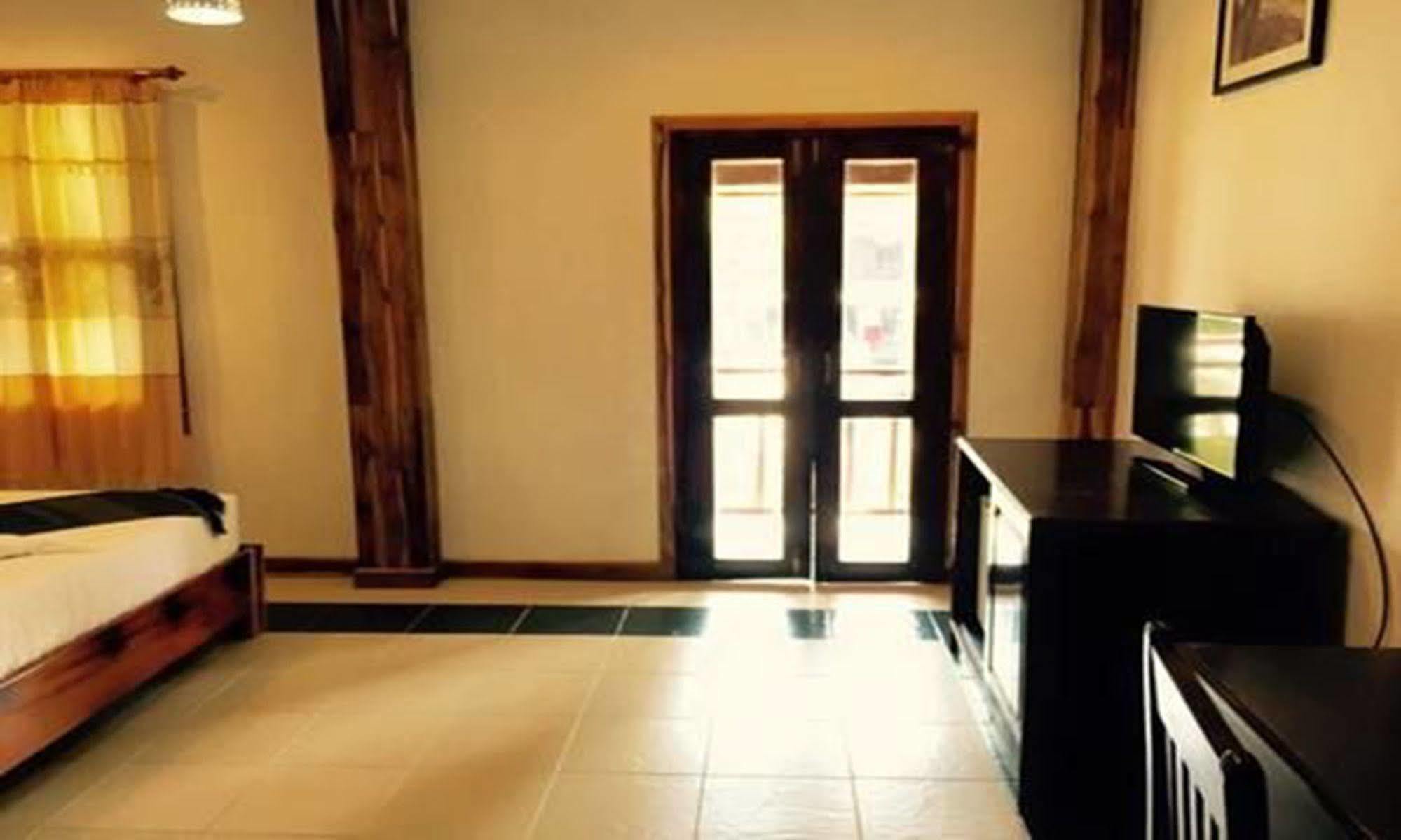 Luang Prabang Oasis Hotel Экстерьер фото